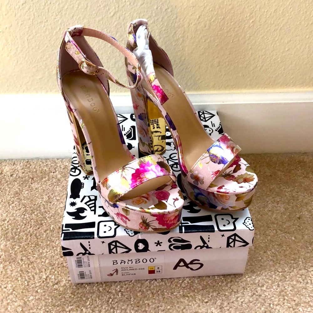 Sexy Bamboo Opened Toe Chunky Heel Platforms Sz 8 NWT